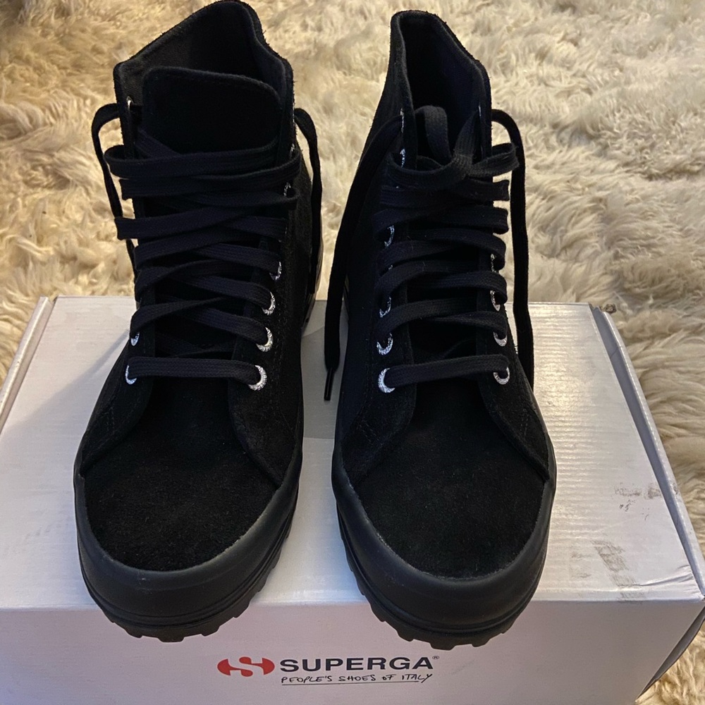 BRAND NEW NEVER BEEN WORN Black Superga Sneakers